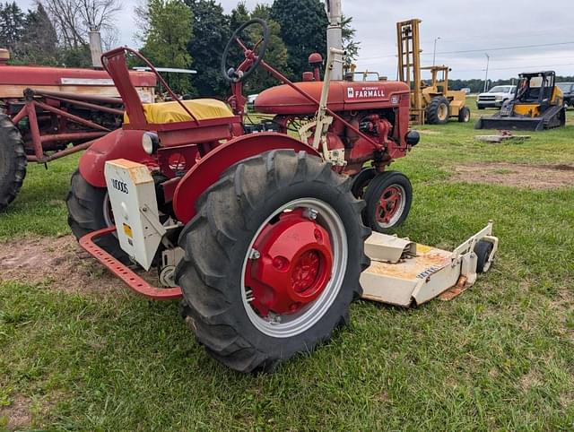 Image of Farmall B equipment image 3