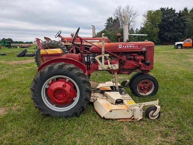 Image of Farmall B equipment image 2