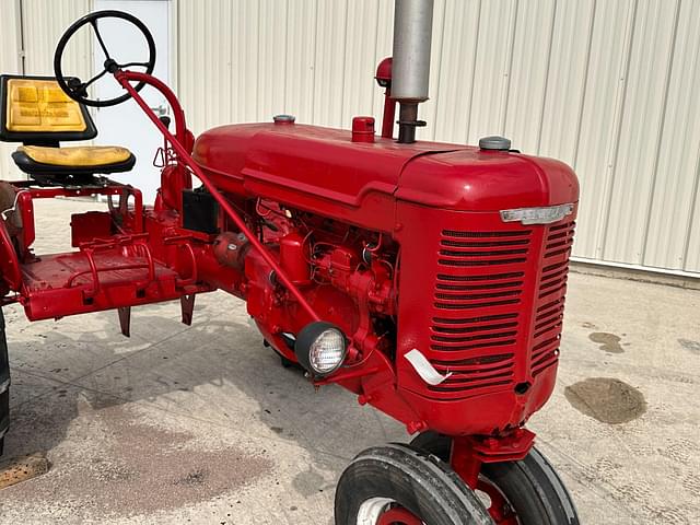 Image of Farmall B equipment image 1