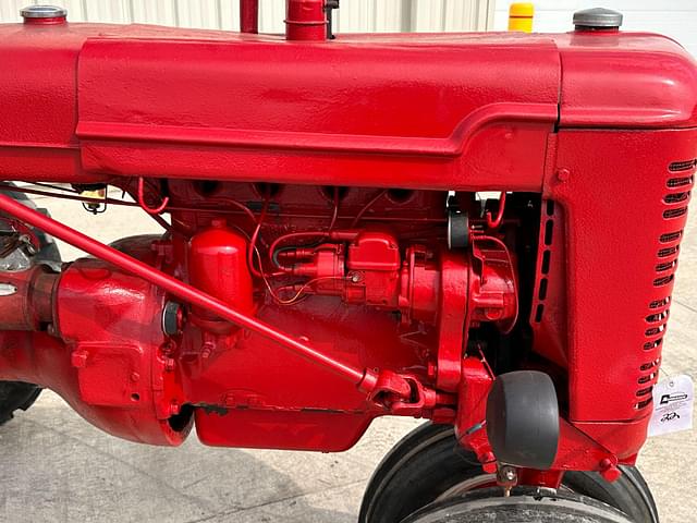 Image of Farmall B equipment image 4