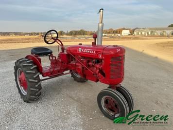 Main image Farmall B