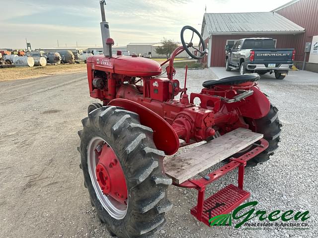 Image of Farmall B equipment image 2