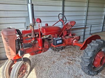 Main image Farmall B