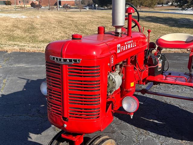 Image of Farmall B equipment image 2