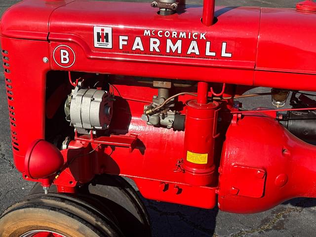 Image of Farmall B equipment image 4