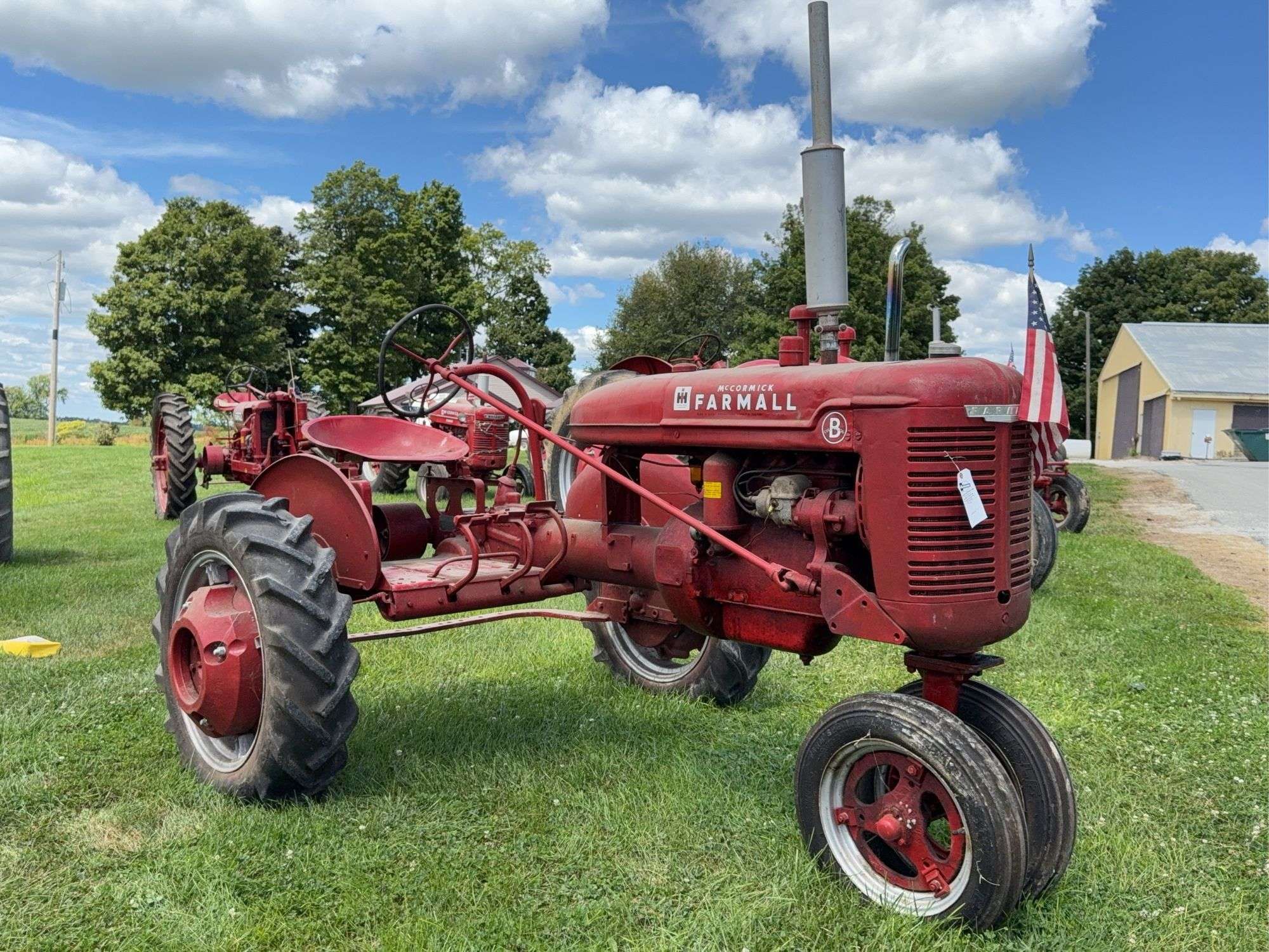 Farmall B Equipment Image0