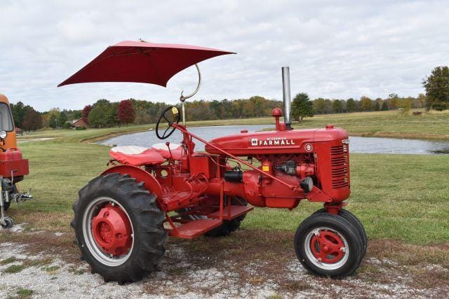 Main image Farmall B