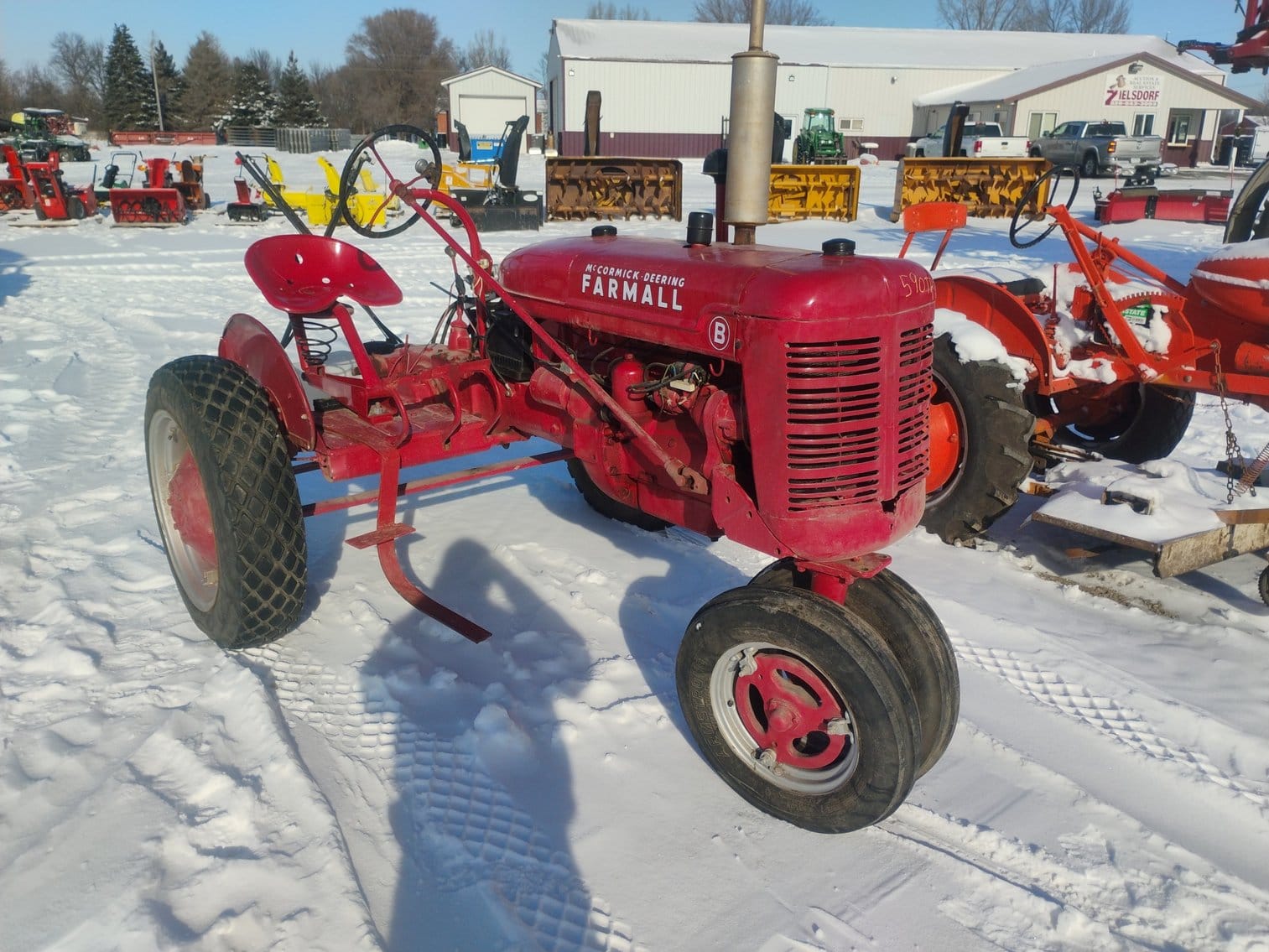 Farmall B Equipment Image0