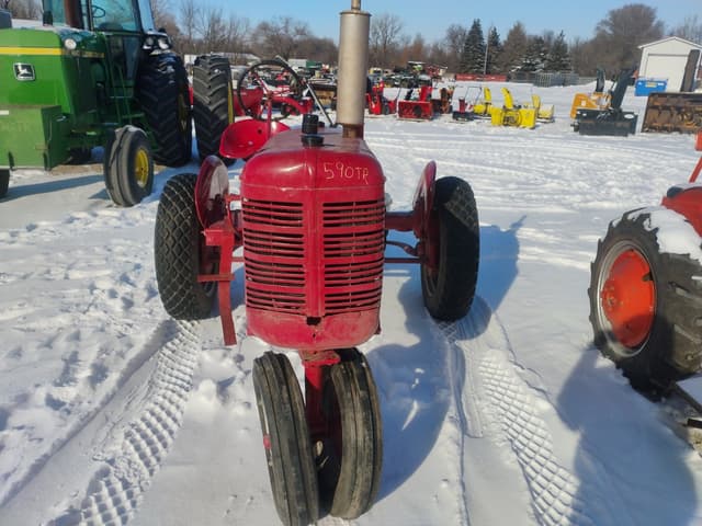 Image of Farmall B equipment image 1