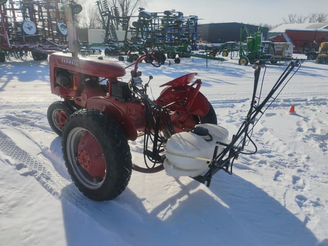 Image of Farmall B equipment image 4