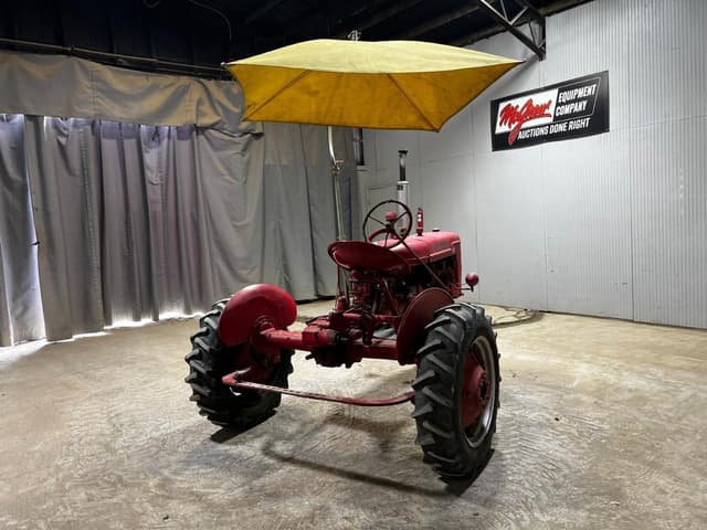 Image of Farmall B equipment image 4