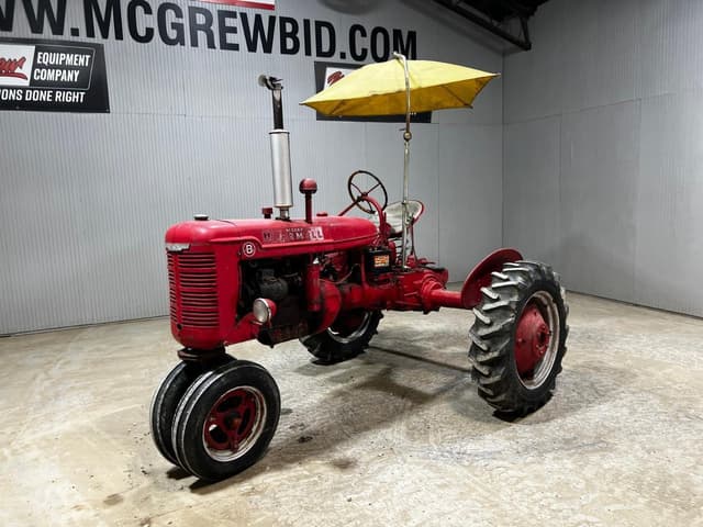 Image of Farmall B equipment image 1