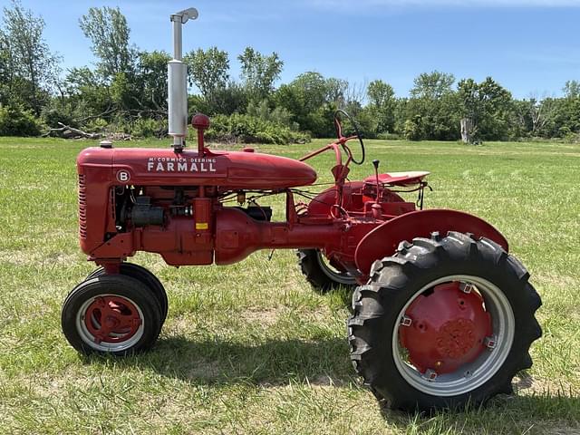 Image of Farmall B equipment image 1