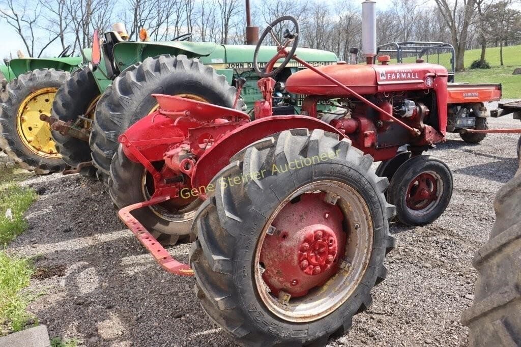 Image of Farmall B Primary image