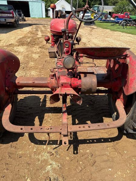 Image of Farmall B equipment image 4