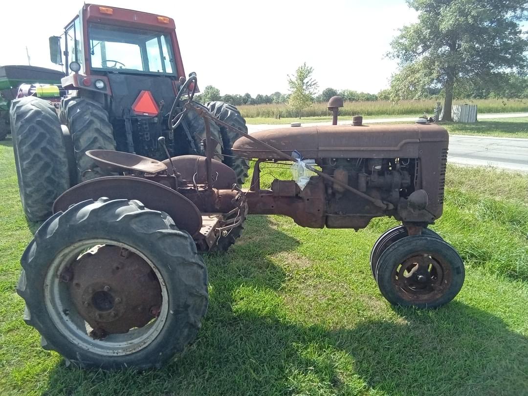 Image of Farmall B Primary image