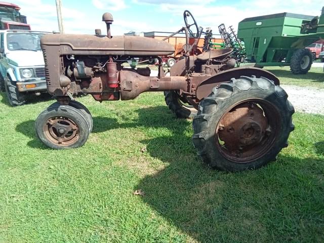 Image of Farmall B equipment image 4