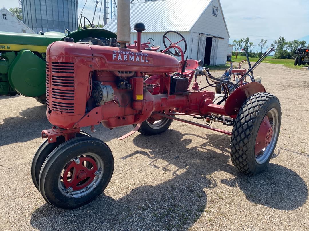 Image of Farmall B Primary image