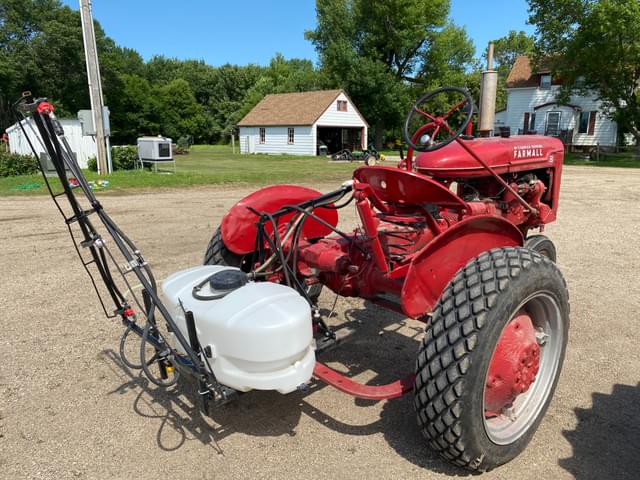 Image of Farmall B equipment image 2