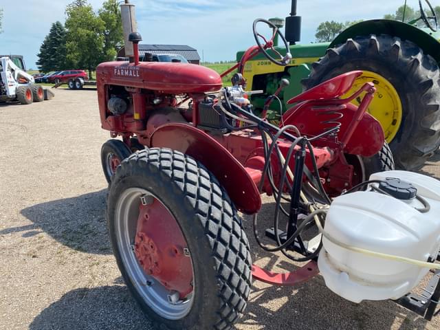 Image of Farmall B equipment image 3