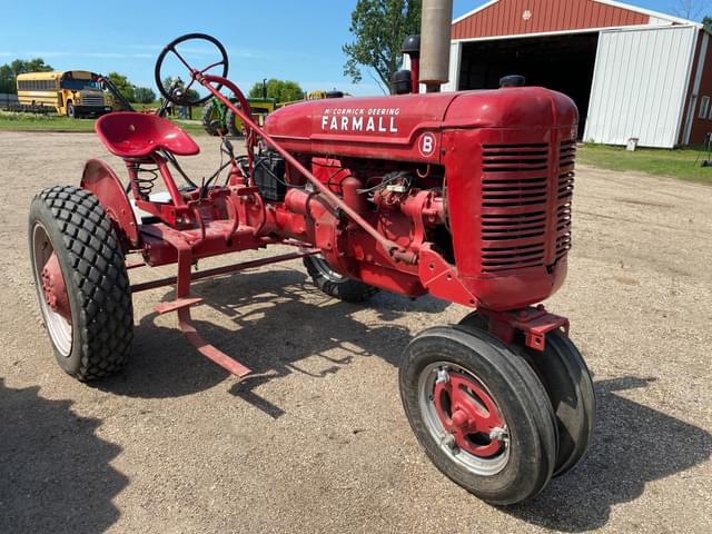 Image of Farmall B equipment image 1