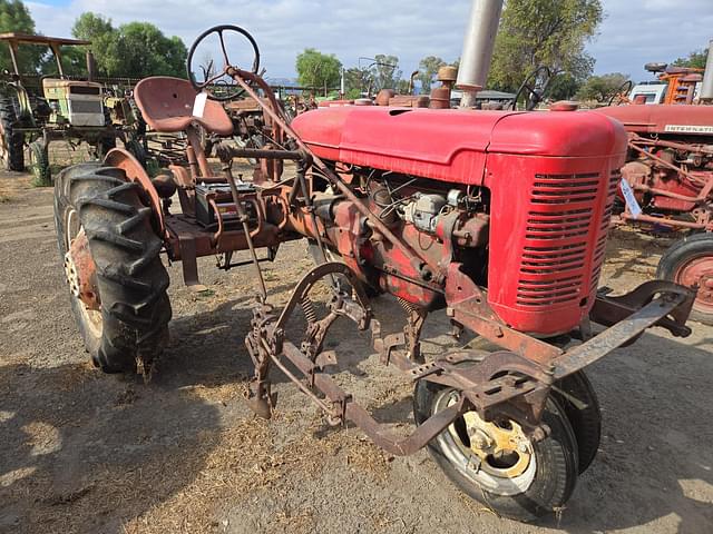 Image of Farmall B equipment image 1