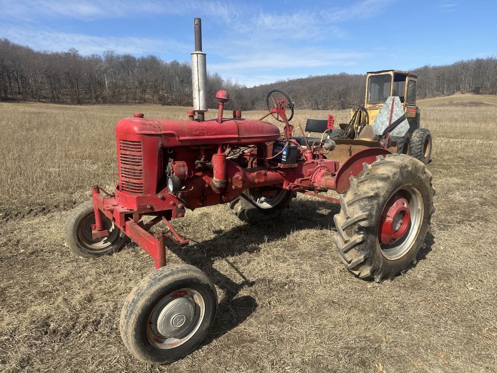 Main image Farmall B
