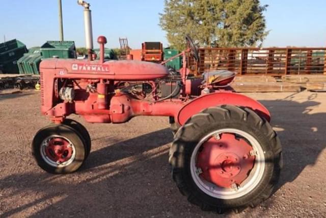Image of Farmall B equipment image 3