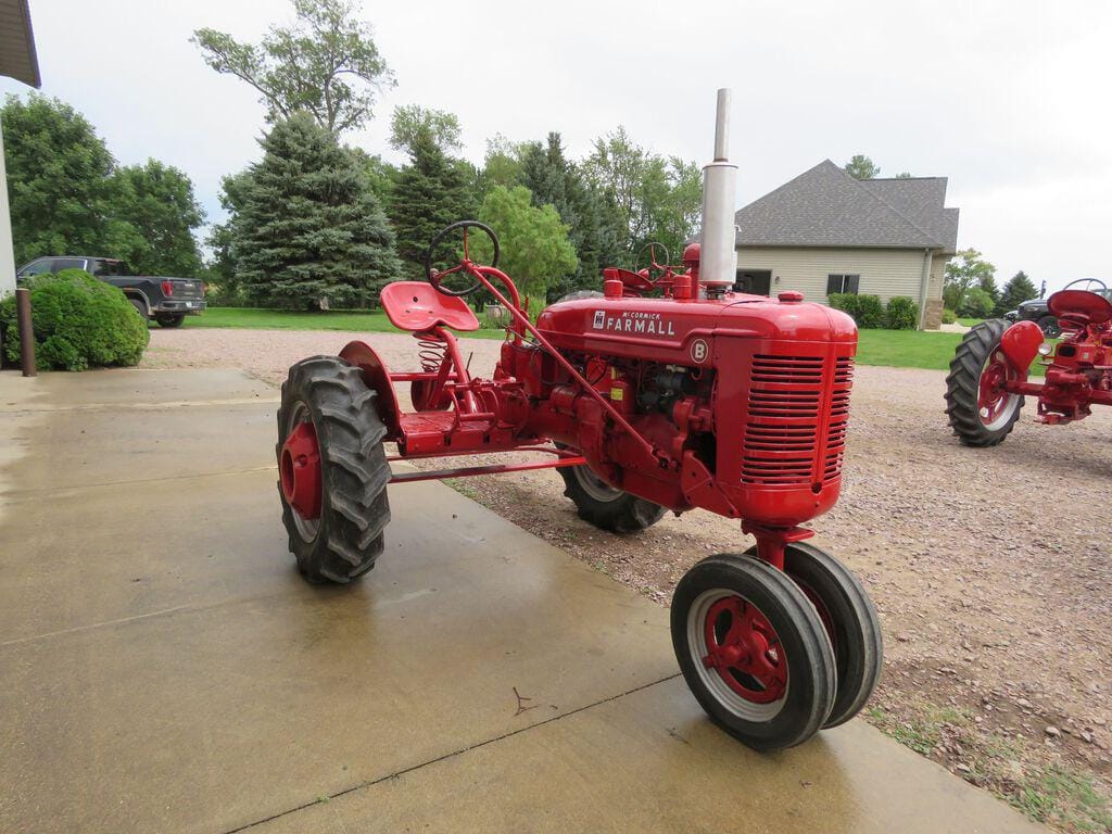 Main image Farmall B