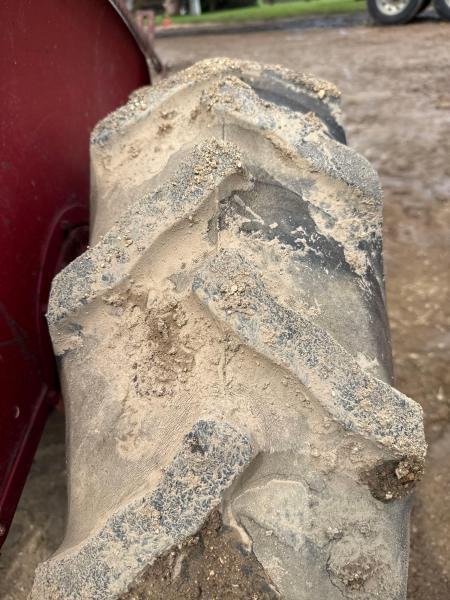 Image of Farmall B equipment image 4