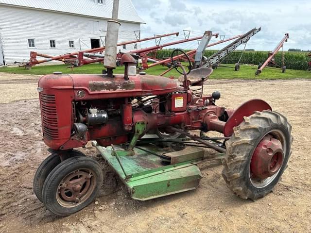 Image of Farmall B equipment image 1