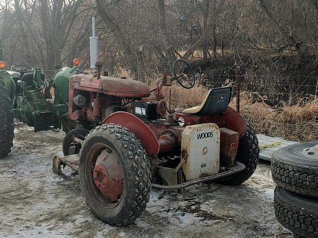 Image of Farmall B equipment image 1