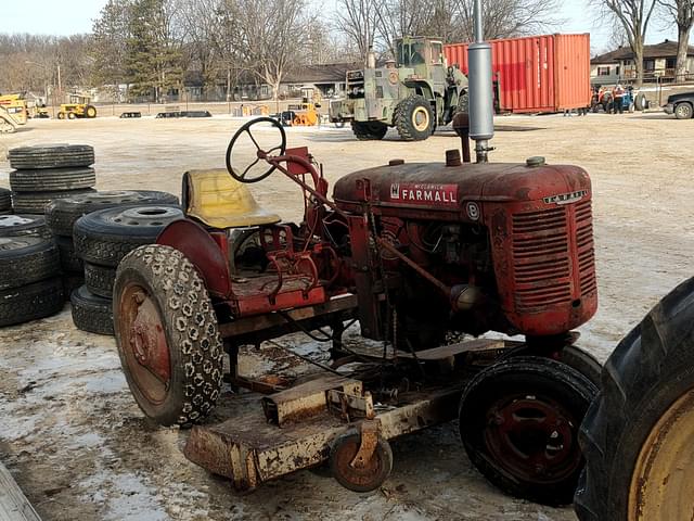 Image of Farmall B equipment image 3