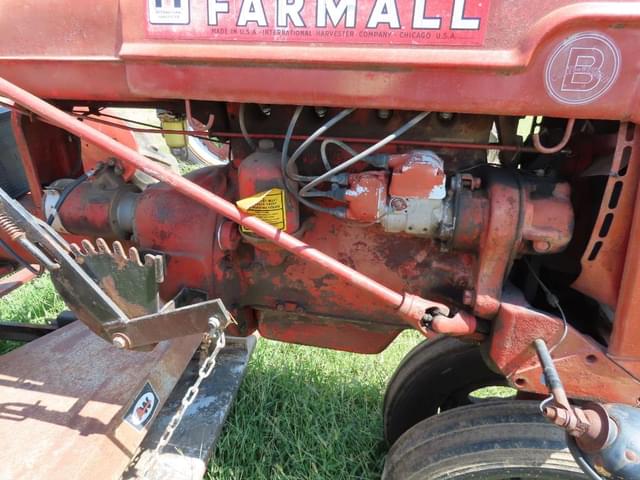 Image of Farmall B equipment image 1