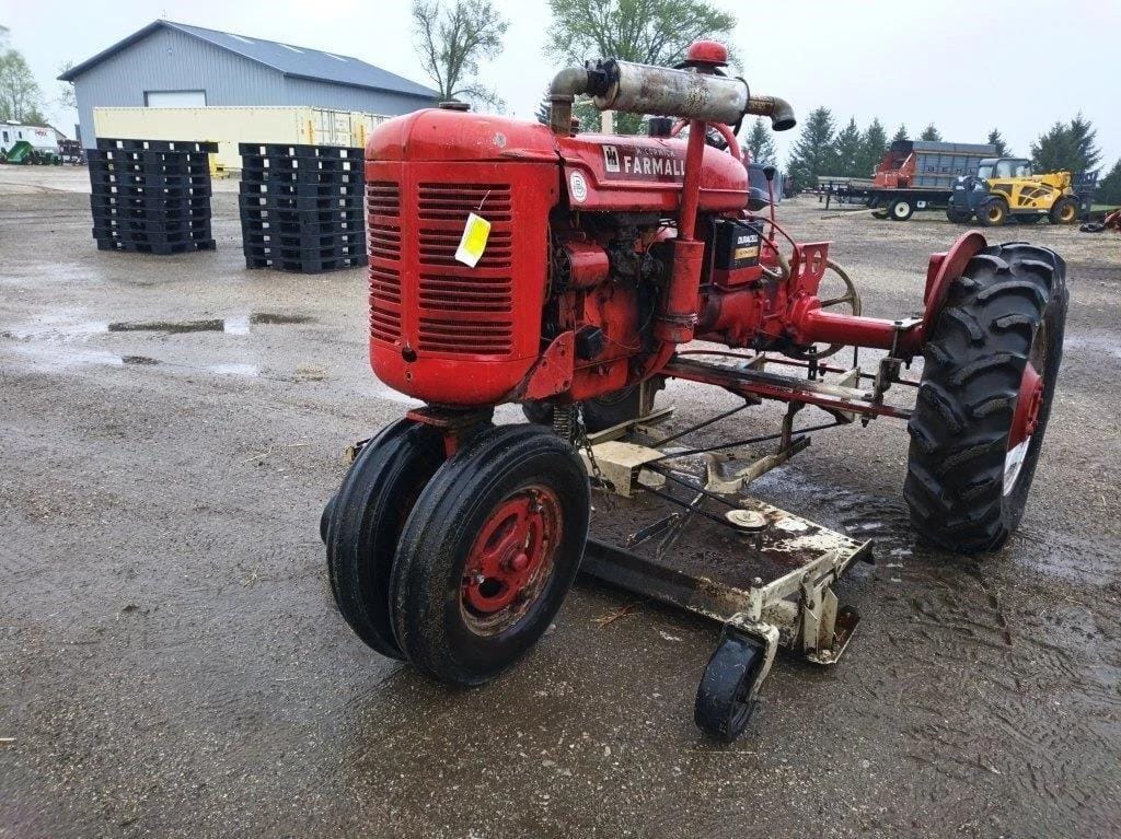 Farmall B Equipment Image0