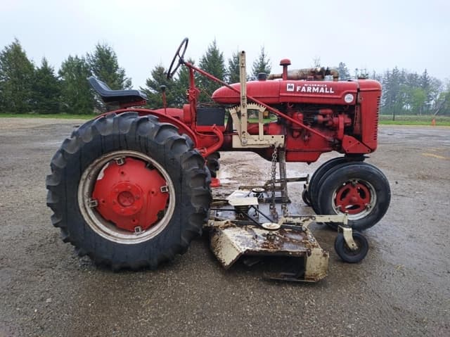 Image of Farmall B equipment image 3