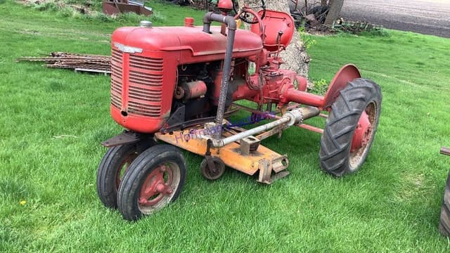 Image of Farmall B equipment image 4