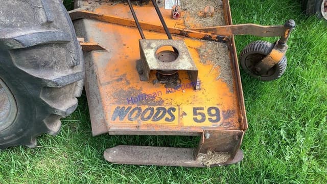 Image of Farmall B equipment image 2