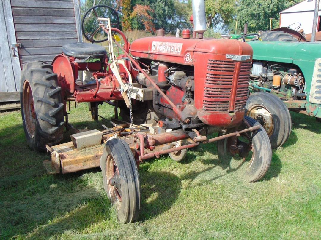 Image of Farmall B Image 1