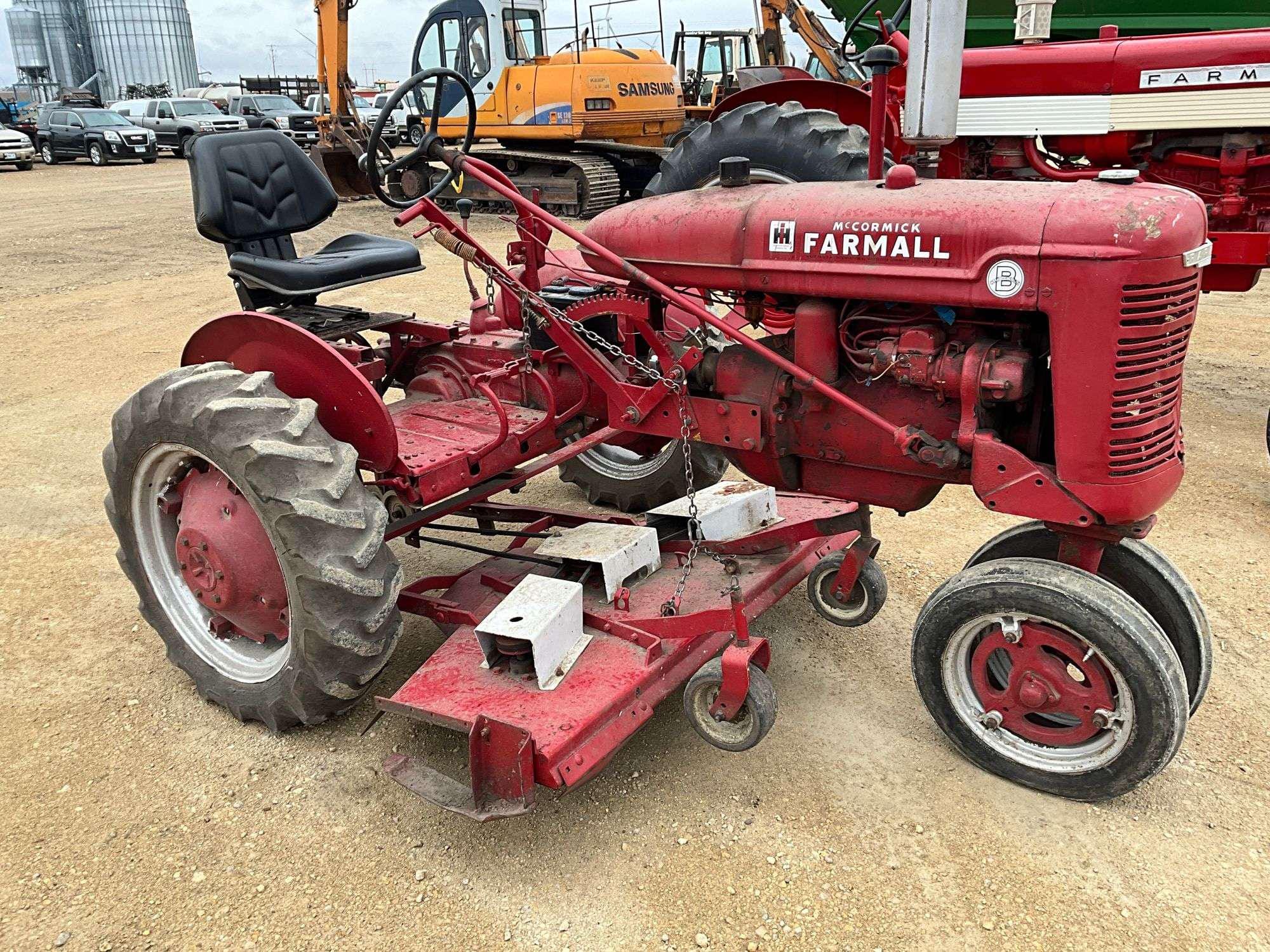 Main image Farmall B