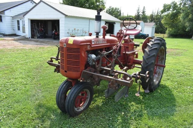 Image of Farmall C equipment image 1