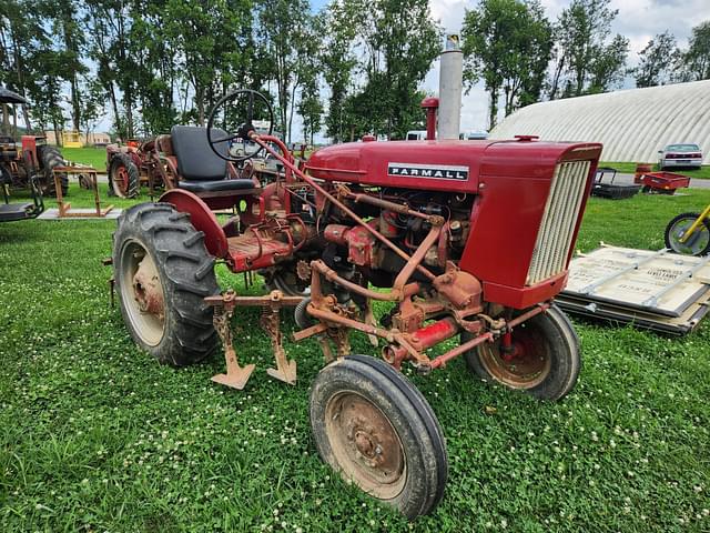 Image of Farmall 140 equipment image 2