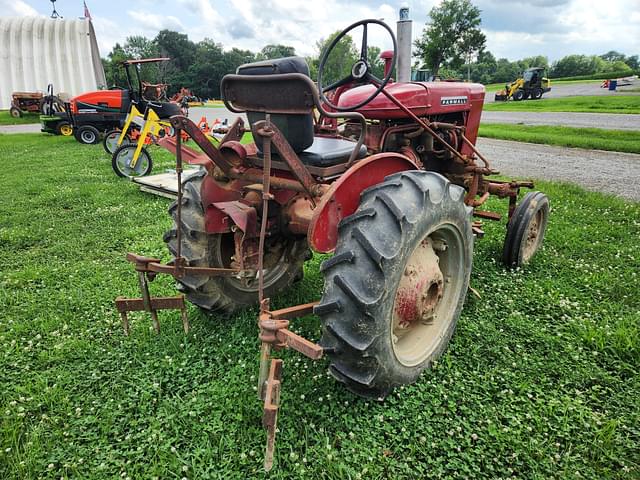 Image of Farmall 140 equipment image 4