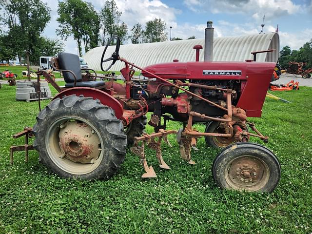 Image of Farmall 140 equipment image 3