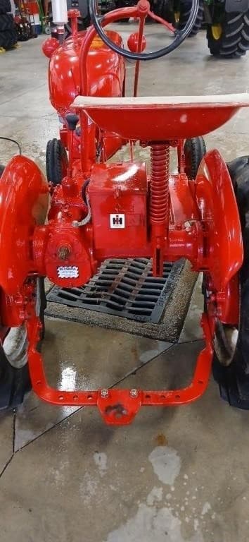 Image of Farmall Cub equipment image 2