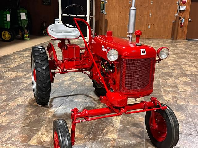 Image of Farmall Cub equipment image 2