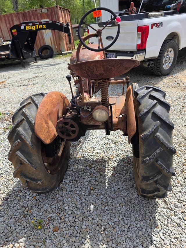 Image of Farmall Cub equipment image 3