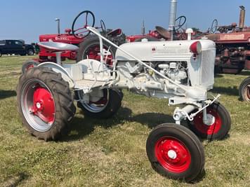 Main image Farmall Cub