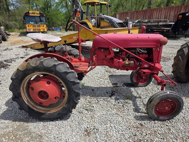 Image of Farmall Cub equipment image 2