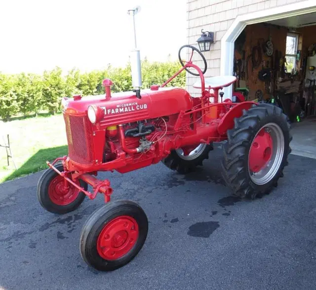 Image of Farmall Cub equipment image 1
